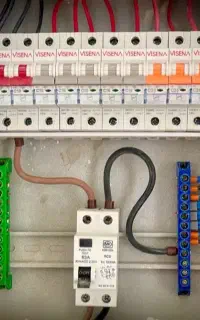 برق کار.برق کار صنعتی و ساختمانی