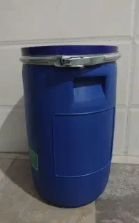 دبه ۴۰لیتری با کمربند آهنی محکم