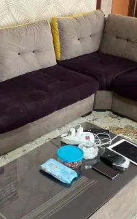 مبل راحتی در حد نو ۹ نفره با میز جلو