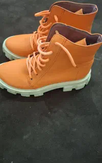 بوت سایز 37