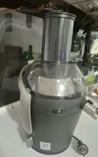 آبمیوه گیری فیلیپس مدل ۱۸۷۱ اصلی