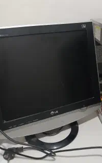 مانیتور قدیمی LG
