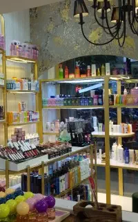 استخدام فروشنده خانم