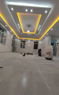 نصاب کاغذ دیواری و نقاشی ساختمان
