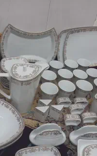 سرویس چینی کامل مناسب جهیزیه ۱۲ نفره