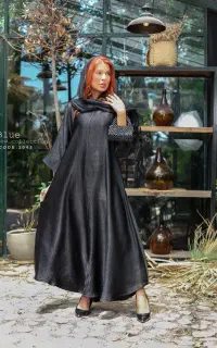 فروشنده برای بوتیک زنانه