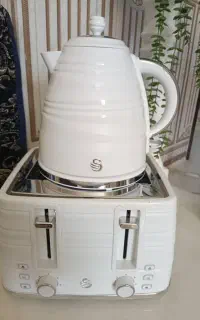 ست کتری برقی و تستر نان در رنگهای مختلف