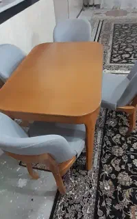میز صبحانه خوری