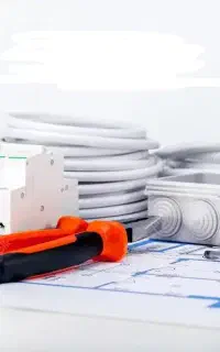 برقکار و دوربین مداربسته