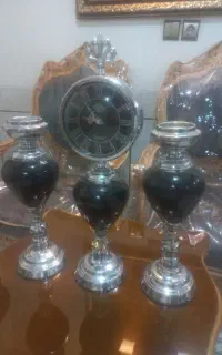 ساعت و شمعدان