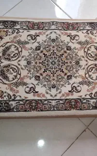 پشتی فرشی