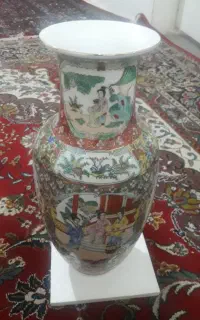 گلدان چینی نقش دار