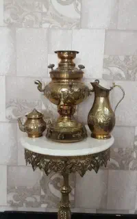 سماور و میز برنجی