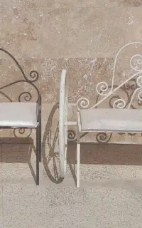 دو عدد صندلی فلزی با قیمت مناسب هر دو با هم ۴ تومن