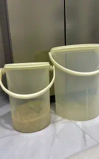 دو عدد سطل شفاف و سالم