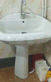 روشویی بزرگ وپایه دار