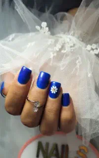 سالن کاشت ناخن تخصصی اکلیل
