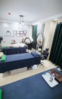 اجاره ی تخت فشیال پوست و مژه ومیزناخن