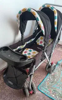 کالسکه دوقلو
