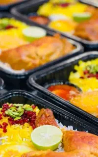 به یک آشپز نیازمند