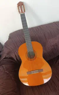 گیتار YAMAHA C70 در حد آکبند