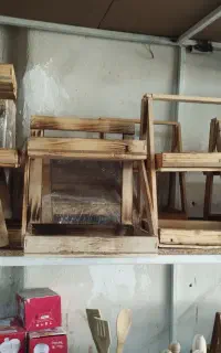 استند چوبی