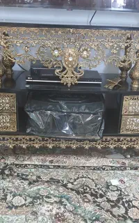 میز تلویزیون در حد نو اصل برنز قیمت ۲۶میلیون تومان