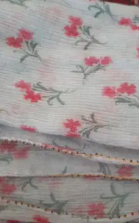 یک عدد شال دخترونه