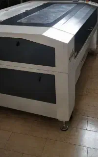 دستگاه لیزر