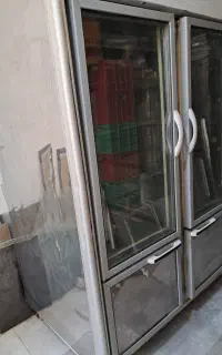 یخچال ایستاده چهار در قفسه و ویترین مغازه