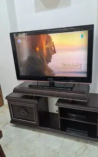 میز تلوزیون به همراه تلوزیون سامسونگ ۴۲ اینچ