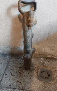 فروش ۵ چکش بادی و ۱۰۰ متر شلنگ لاستیکی