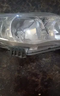 چراغ سمت راست ماشین کرولا