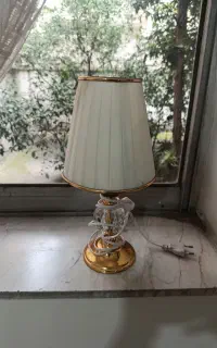 آباژور رومیزی مدرن