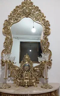 میز و آینه و شمعدان عروس برنجی