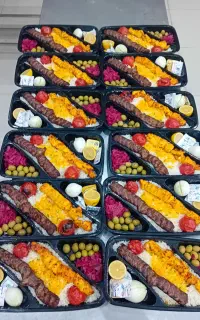 تهیه غذا رستوران گل زعفرون