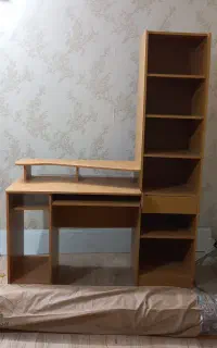 میز کامپیوتر همراه با کتابخانه