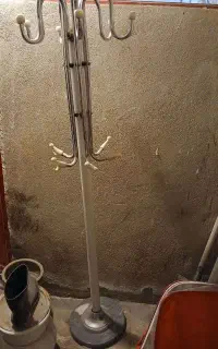 جالباسی ایستاده