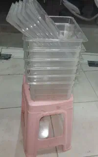 ظرف درب دار
