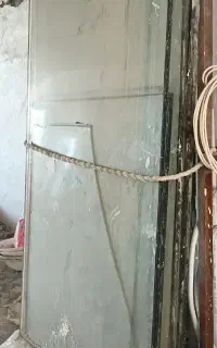 تعدادی شیشه بزرگ دو جداره با گاز ارگون
