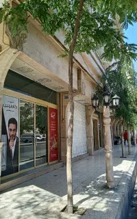 مغازه حاشیه معبر اصلی