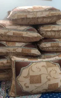 ۱۰ عدد پشتی و مبل هفت نفره