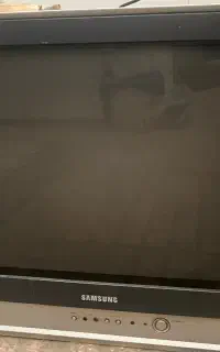 دو عدد تلویزیون و سبزی خرد کن