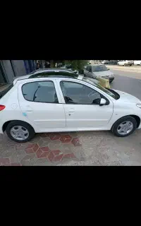 207سقف شیشه‌ ای