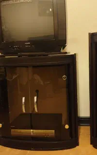 میز تلویزیون (مدل قدیمی سه تیکه)