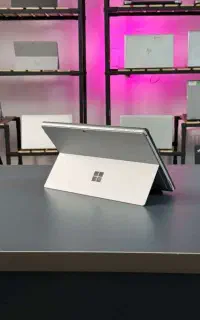 Surface Pro رم 16 هارد 512
