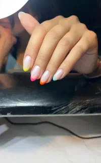 کاشت ناخن با تخفیف