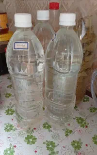 عرقیات گیاهی تازه کشیده شده