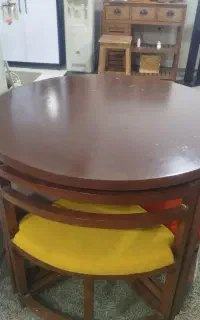 میز نهار خوری کم جا