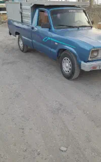 مزدا وانت ۱۶۰۰ مدل۱۳۷۳